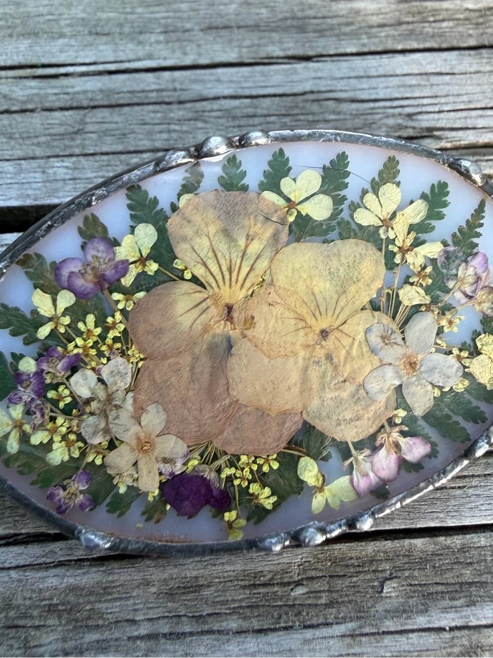 Soldered Metal Oval Dried Flowers Under Glass Over Milk Glass Brooch/Pin 2” - Picture 13 of 16